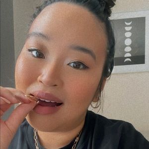 Meet your Posher, Clandestine